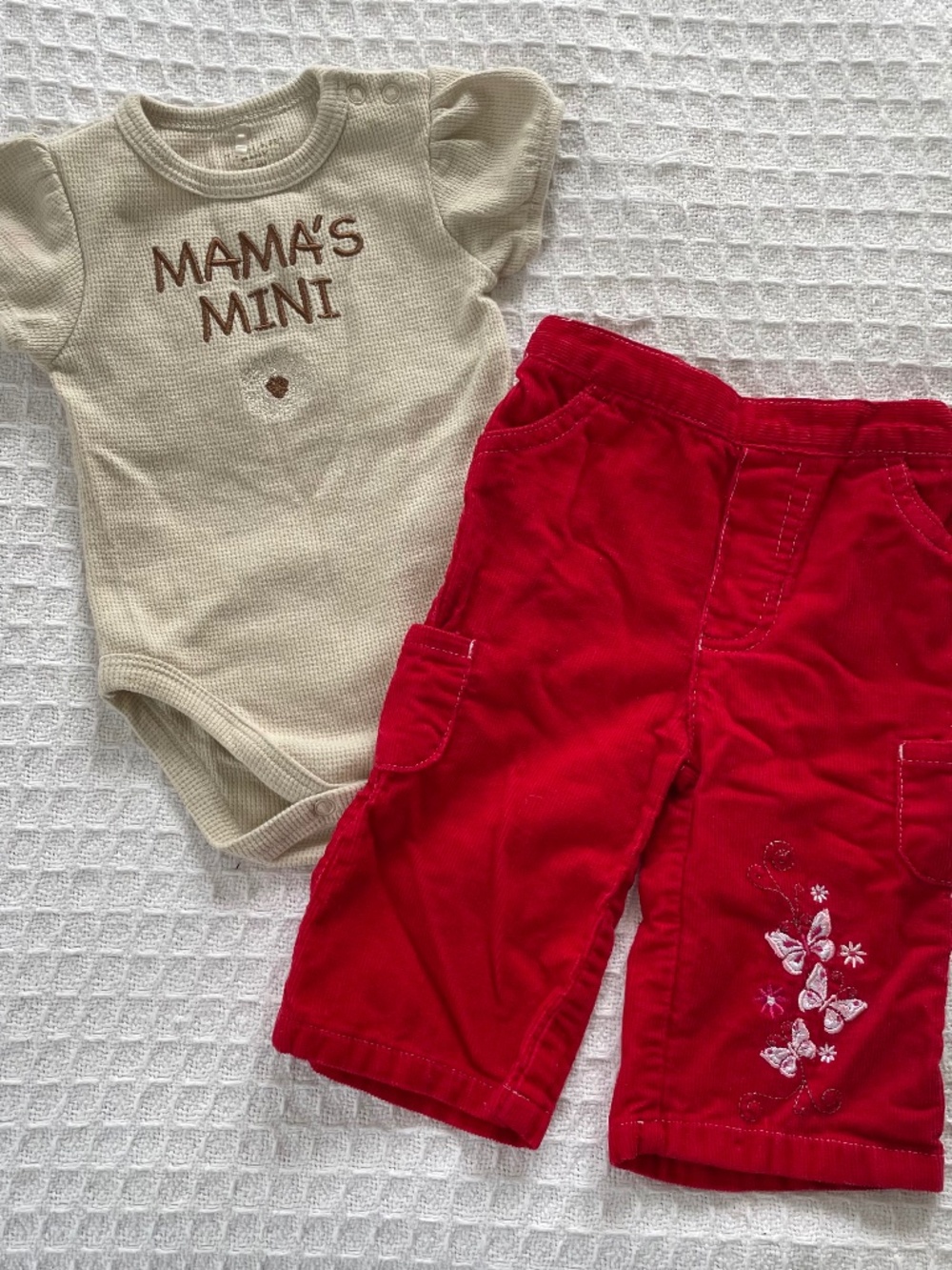 mama's mini bundled outfit - size 6-9m